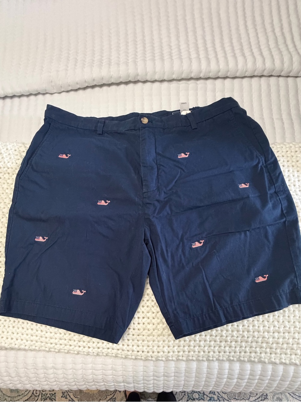 Vineyard Vines Men's Navy Embroidered Whale Pattern Shorts